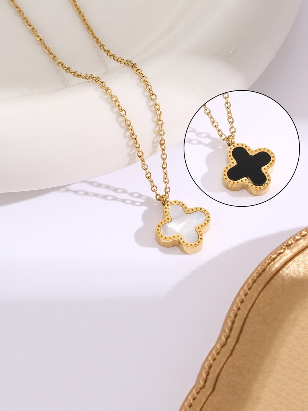 

MYKI Gold-Plated Reversible Flower Shaped Pendant Chain