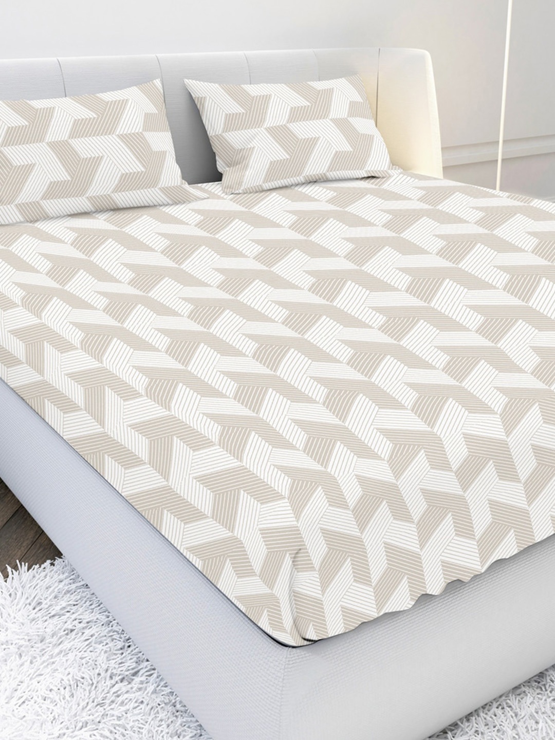 

MAYFAIR HOMES LONDON Beige & White Geometric 210 TC King Bedsheet with 2 Pillow Covers