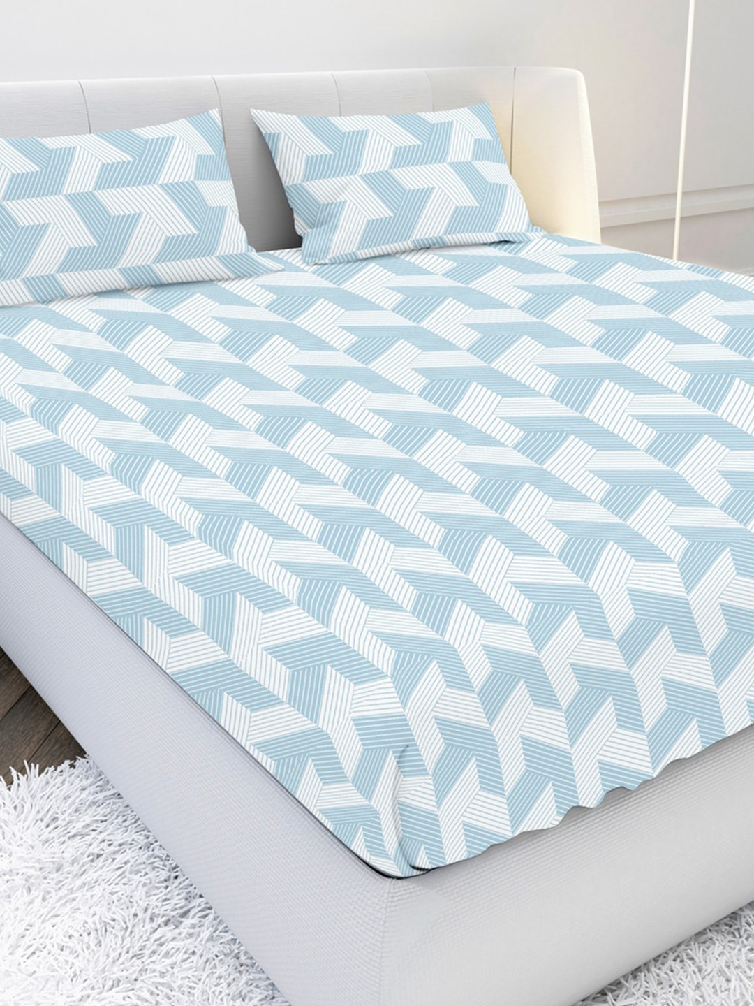 

MAYFAIR HOMES LONDON Blue & White Geometric 210 TC King Bedsheet with 2 Pillow Covers