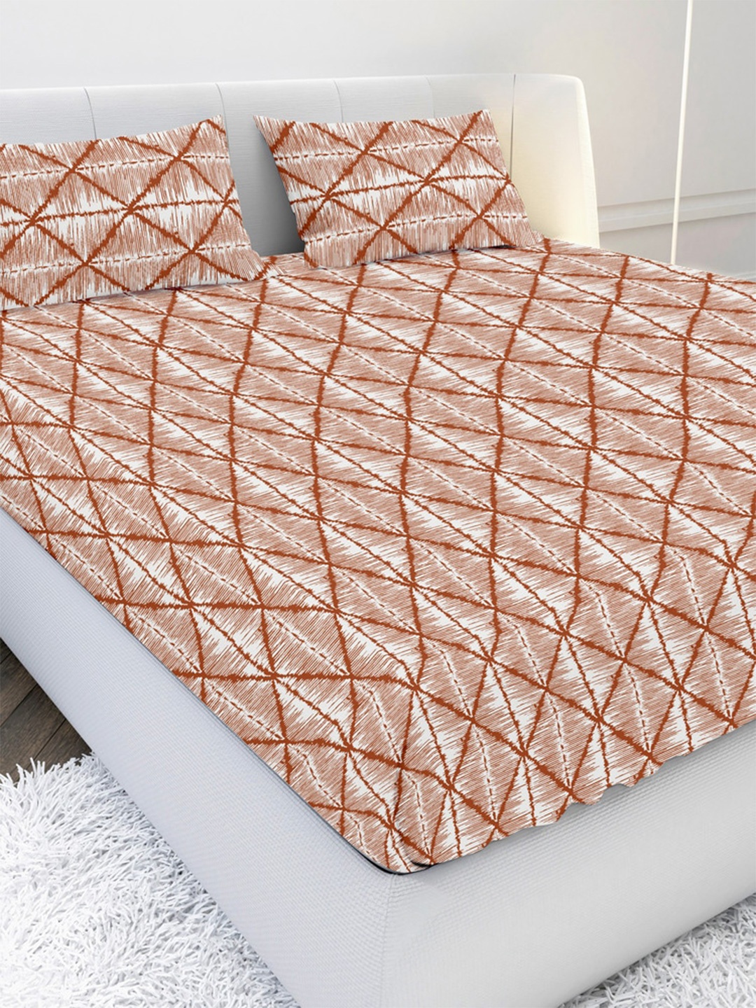 

MAYFAIR HOMES LONDON Rust & White Geometric 144 TC King Bedsheet with 2 Pillow Covers