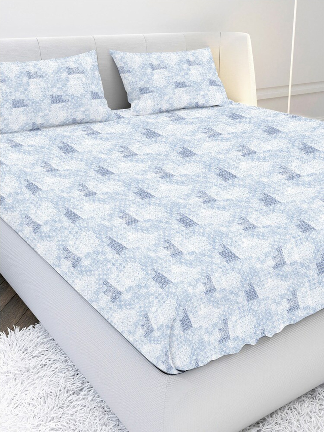 

MAYFAIR HOMES LONDON Blue & White Geometric 210 TC King Bedsheet with 2 Pillow Covers