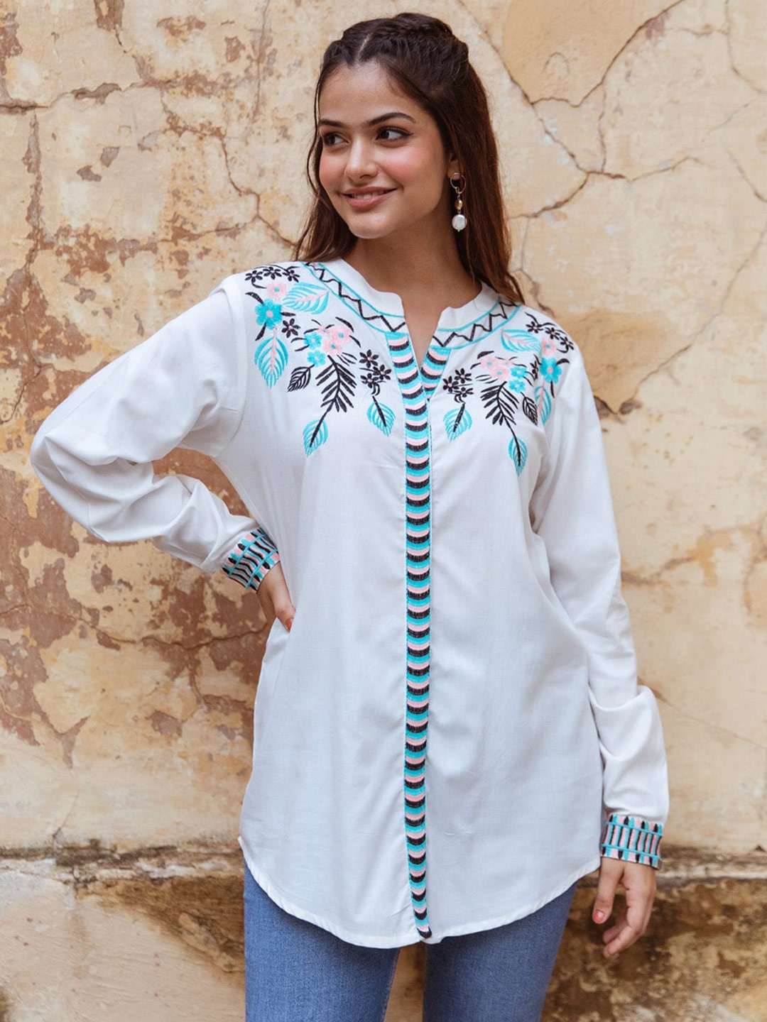 

Aadews Floral Embroidered Mandarin Collar Longline Top, White