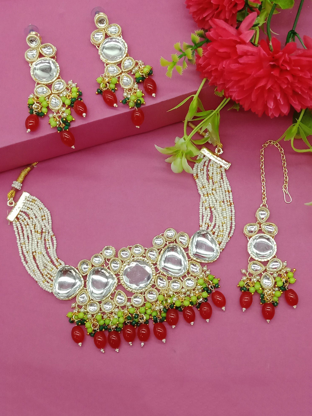 

AASHISH IMITATION Gold-Plated Kundan-Studded & Beaded Jewellery Set, Red
