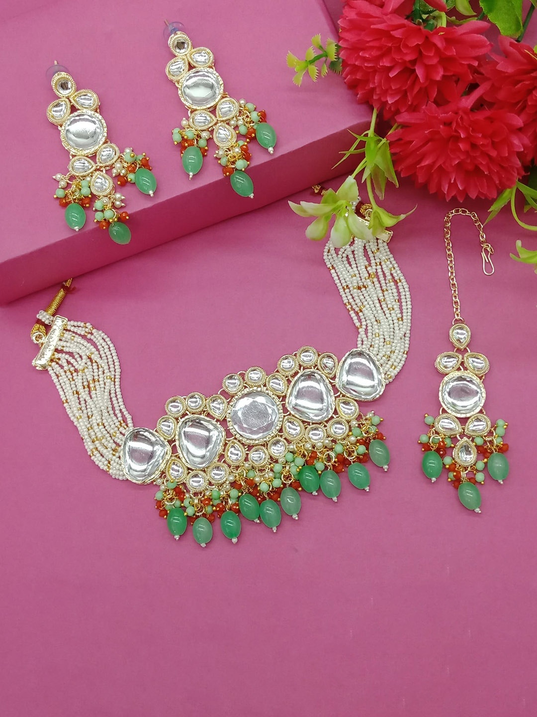 

AASHISH IMITATION Gold-Plated Kundan-Studded & Beaded Jewellery Set