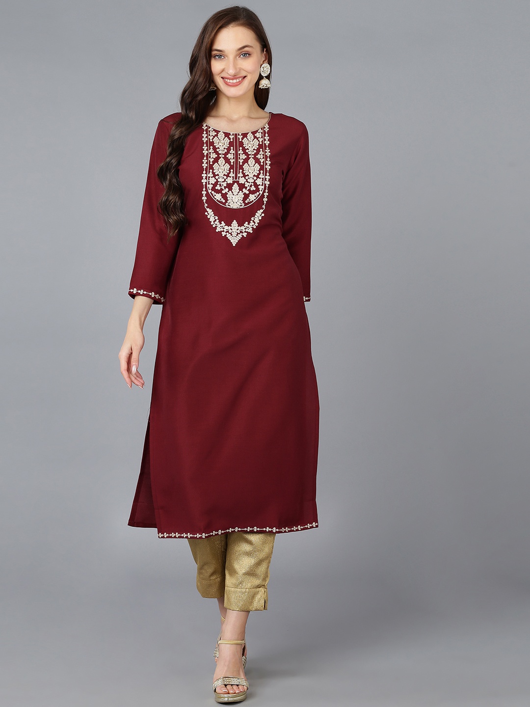 

AHIKA Geometric Embroidered Round Neck Kurta, Maroon