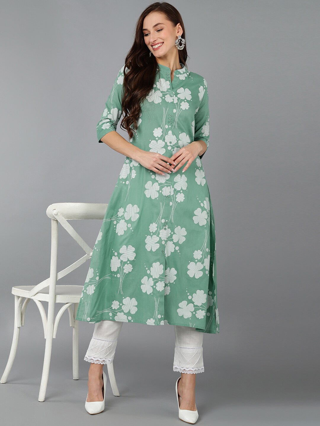 

AHIKA Floral Printed Straight Kurta, Green