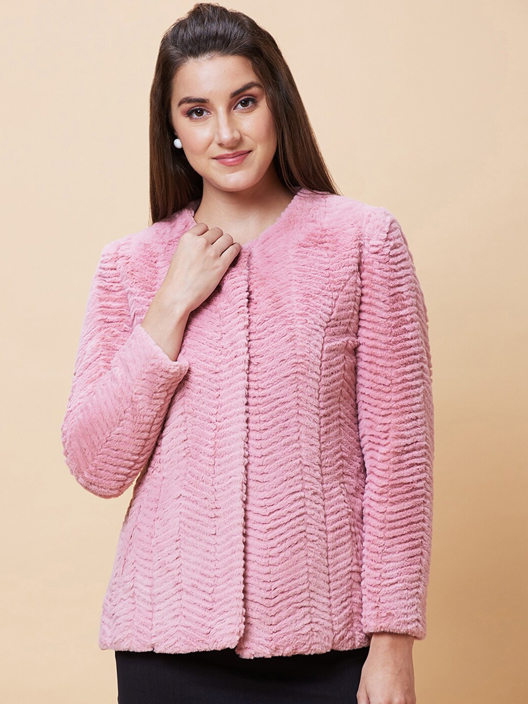 

Globus Rose Self Design Mock Collar Acrylic Overcoat