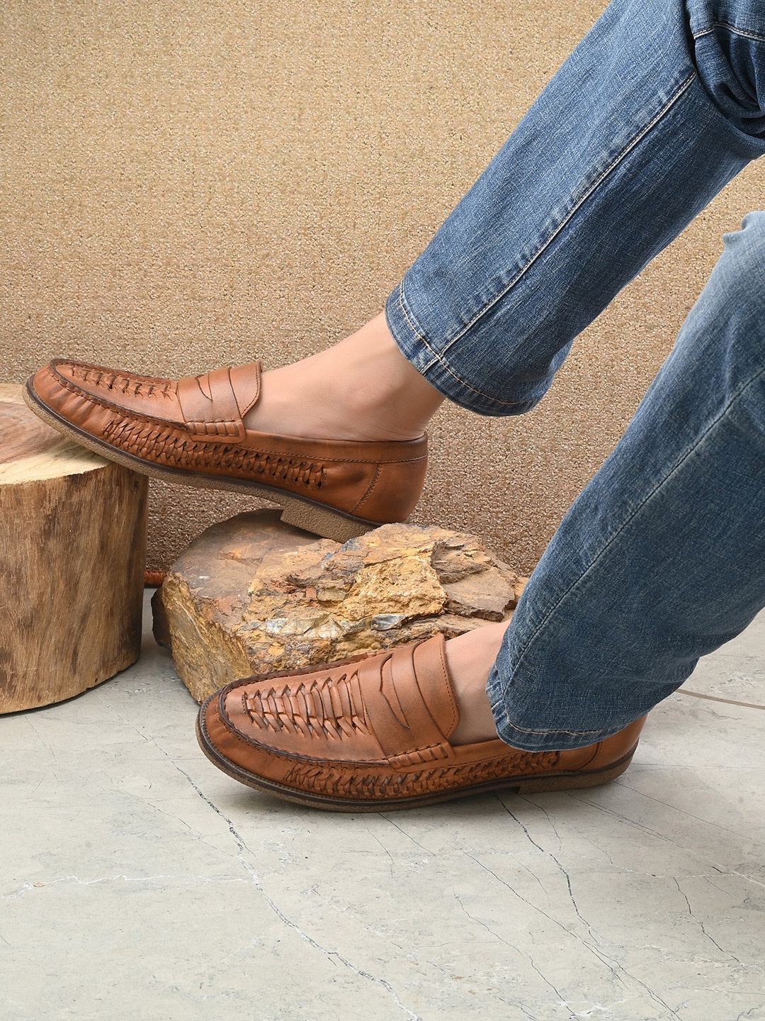 

CARLO ROMANO Men Textured Leather Penny Loafers, Tan