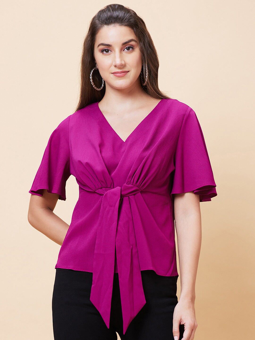 

Globus V-Neck Flared Sleeves V-Neck Waist Tie-Up Top, Pink