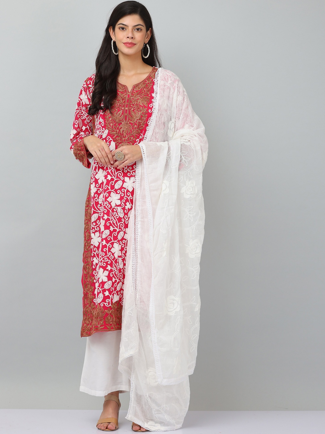

KAANCHIE NANGGIA Floral Embroidered Regular Kurta With Palazzos & Dupatta, Peach