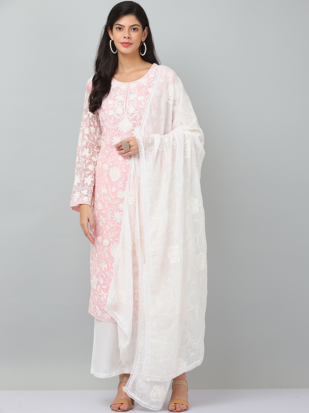 

KAANCHIE NANGGIA Floral Embroidered Regular Kurta With Palazzos & Dupatta, Pink