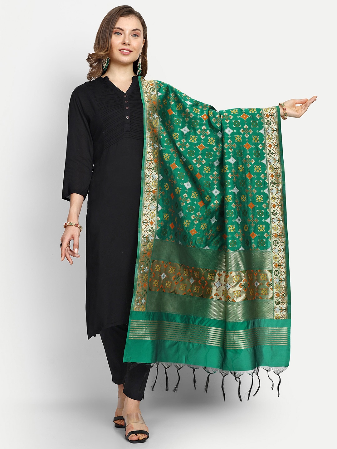 

ESCORA Ethnic Motifs Woven Design Zari Dupatta, Green