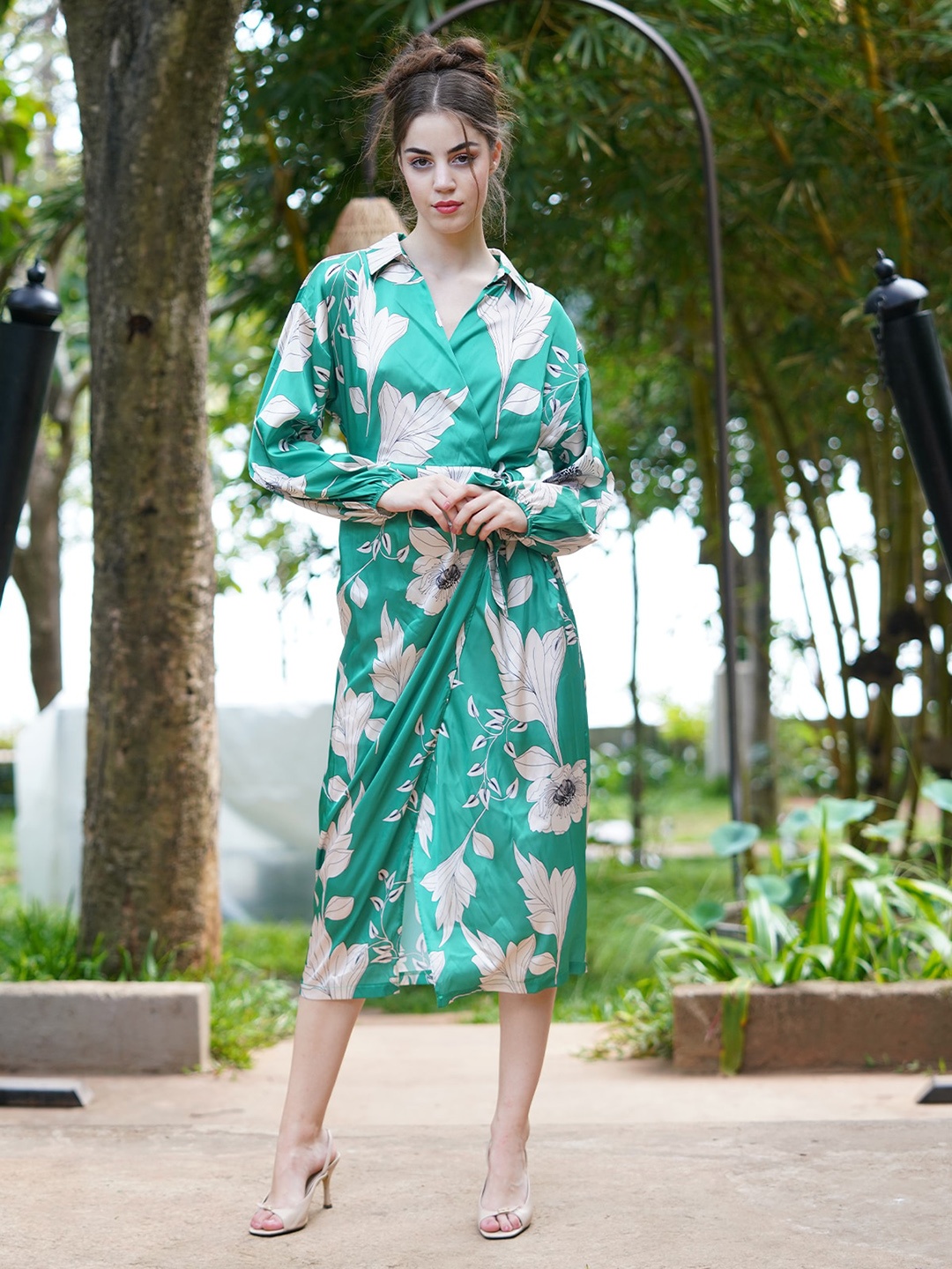 

ODETTE Floral Printed Shirt Collar Satin Warp Dress, Green