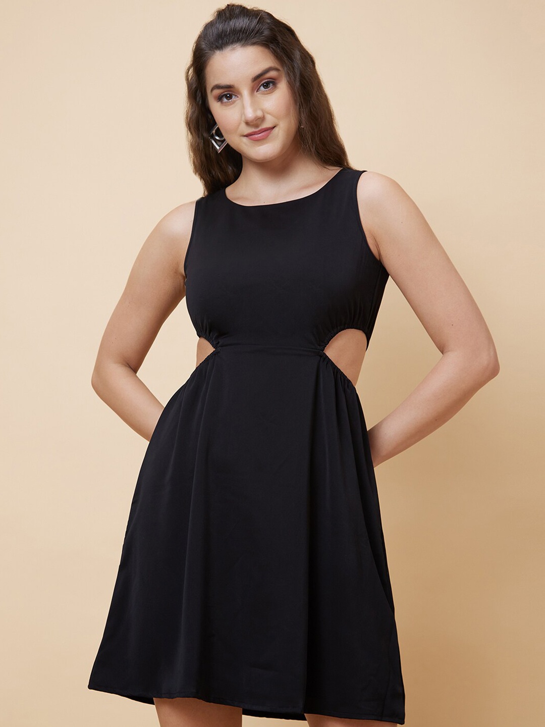 

Globus Cut-Out Detailed Sleeveless Fit & Flare Dress, Black