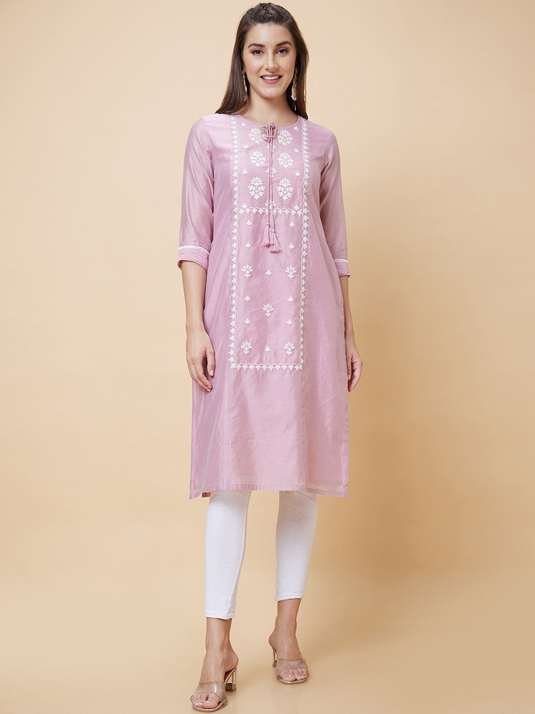 

Globus Floral Embroidered Tie-Up Neck Straight Kurta, Pink