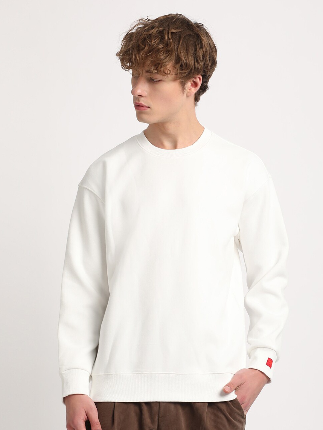 

THE BEAR HOUSE Round Neck Long Sleeves Sweatshirt, White