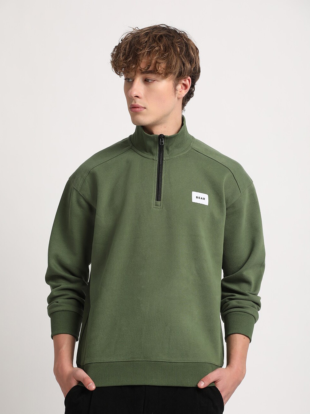 

THE BEAR HOUSE Mock Collar Long Sleeves Sweatshirt, Green