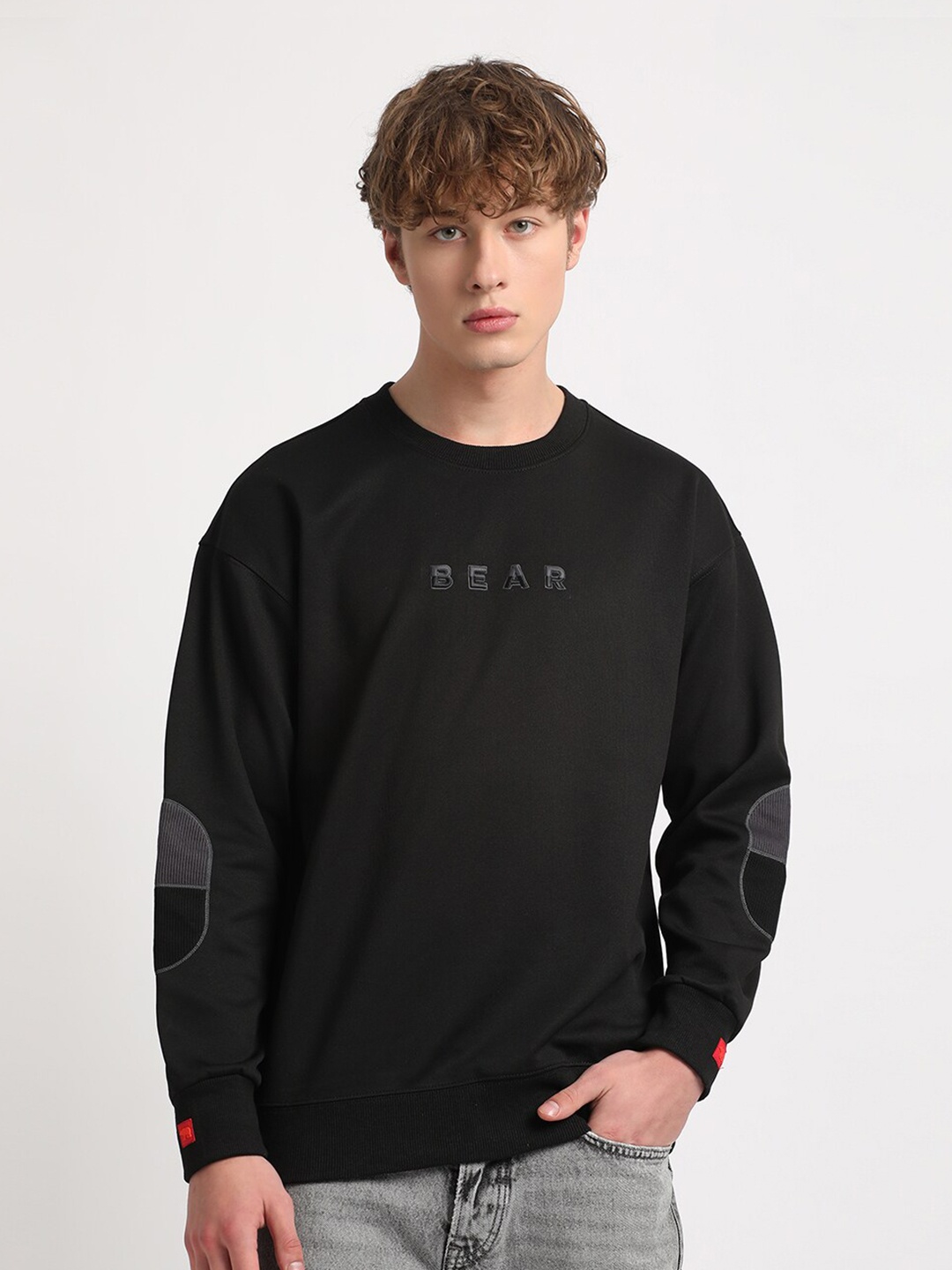 

THE BEAR HOUSE Round Neck Long Sleeves Sweatshirt, Black