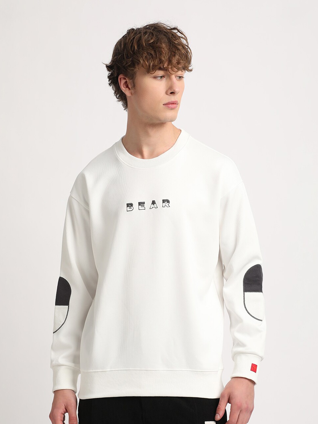 

THE BEAR HOUSE Relaxed Fit Drop Shoulder Sleeves Pullover, White