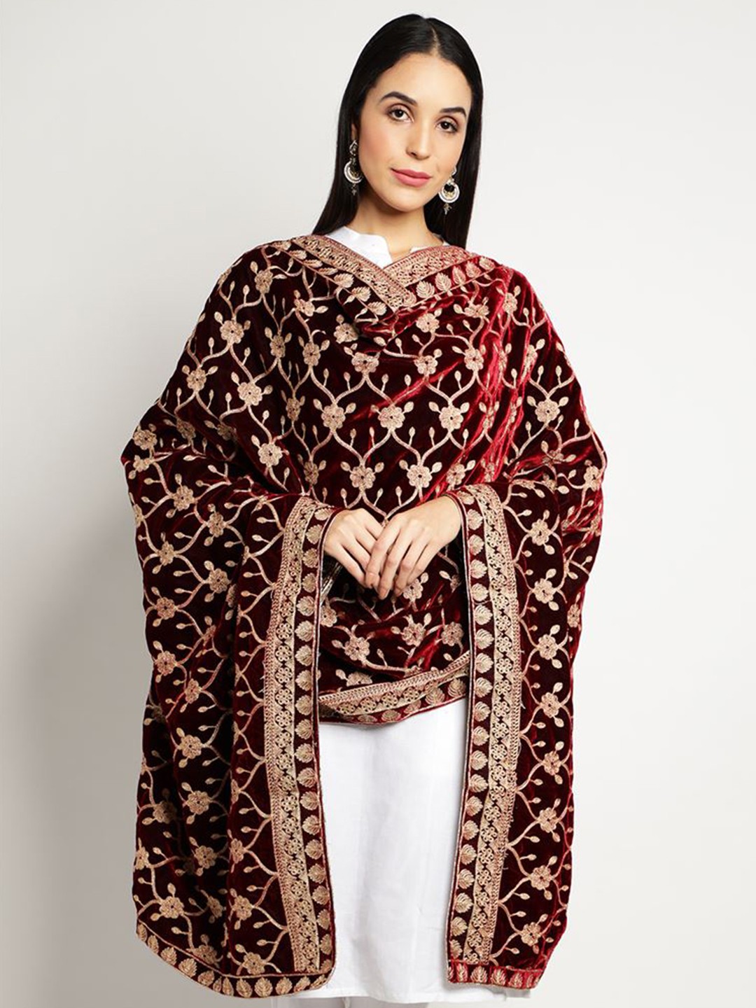 

Moda Chales Embroidered Velvet Dupatta, Maroon