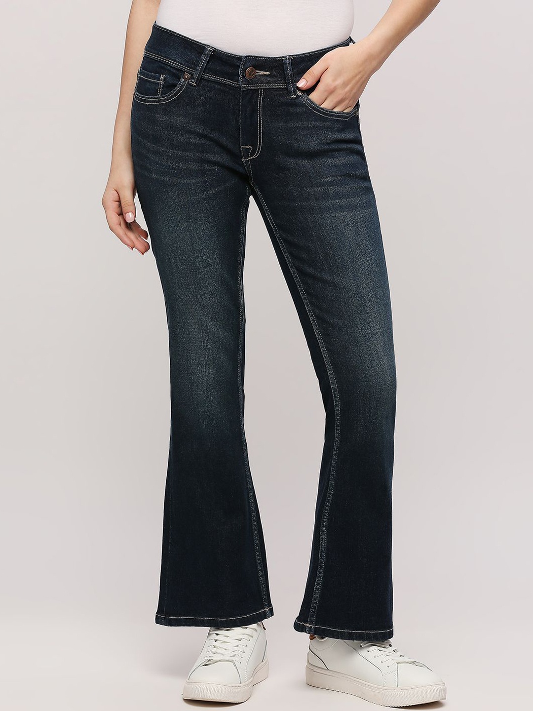 

Pepe Jeans Women Bootcut Light Fade Clean Look Stretchable Jeans, Blue