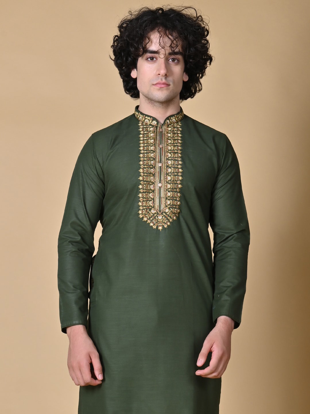 

MAAHI FABS Floral Yoke Design Mandarin Collar Regular Thread Work Kurta With Churidar, Green