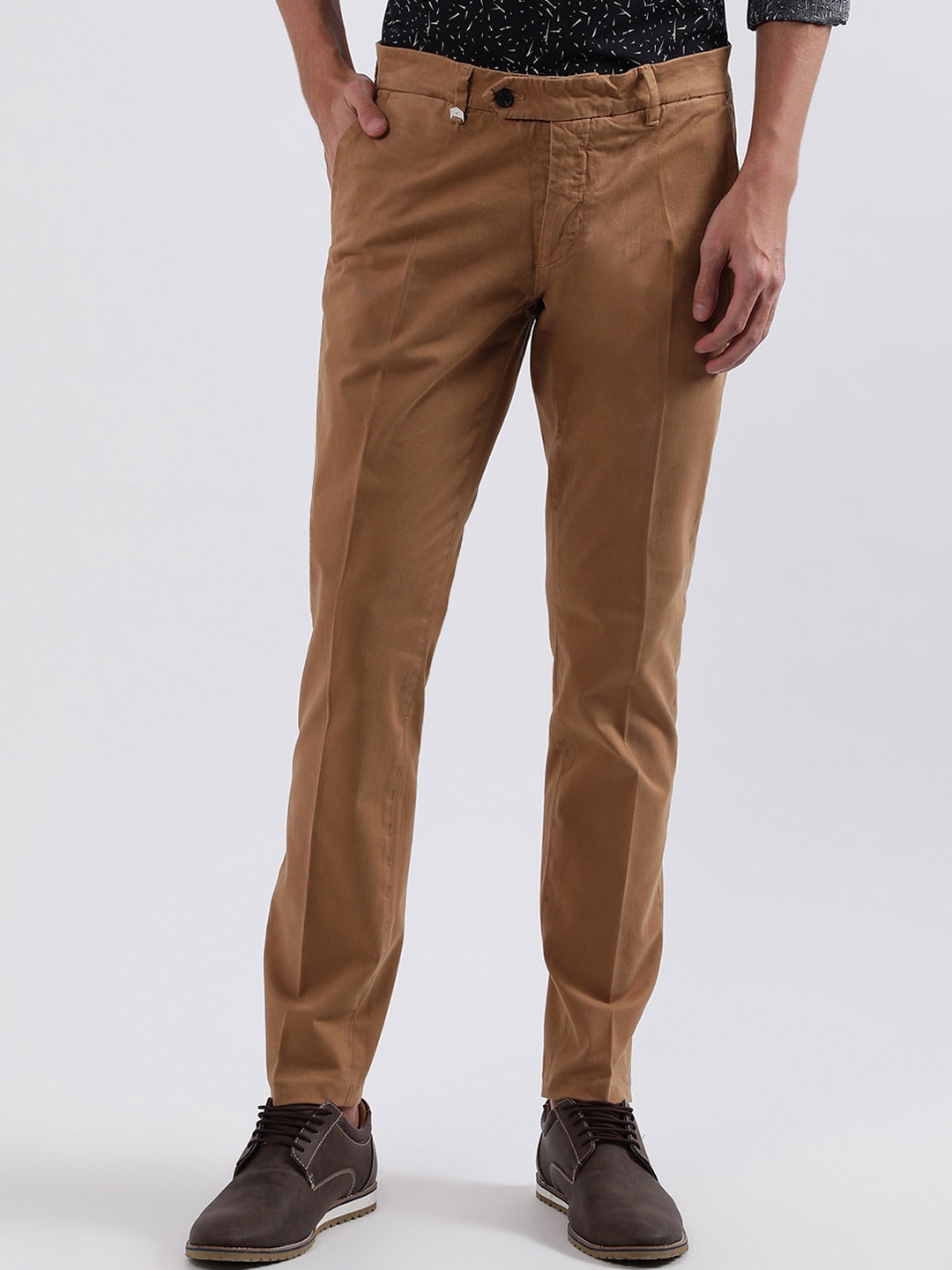 

Antony Morato Men Skinny Fit Mid-Rise Plain Trousers, Beige