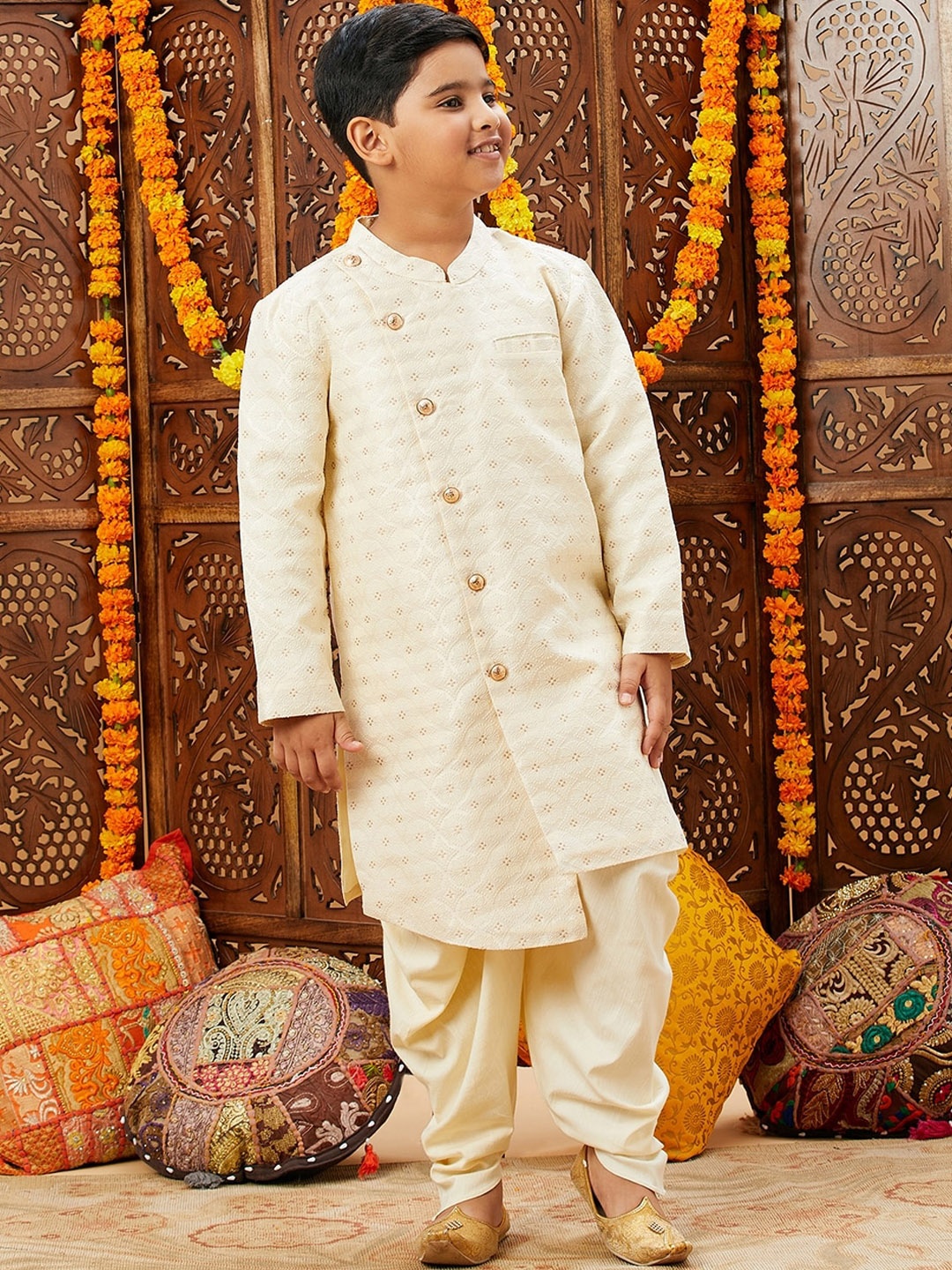 

Stylo Bug Boys Ethnic Motifs Woven Design Kurta With Dhoti Pants, Off white