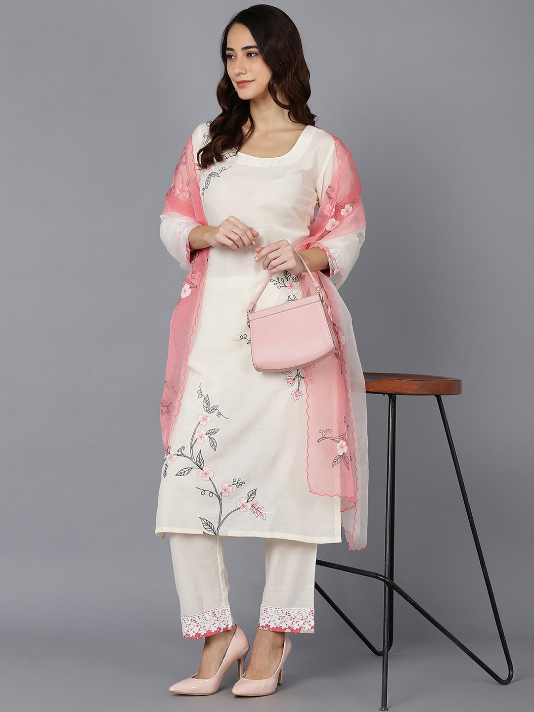 

AHIKA Floral Printed Regular Kurta With Trousers & Dupatta, Cream