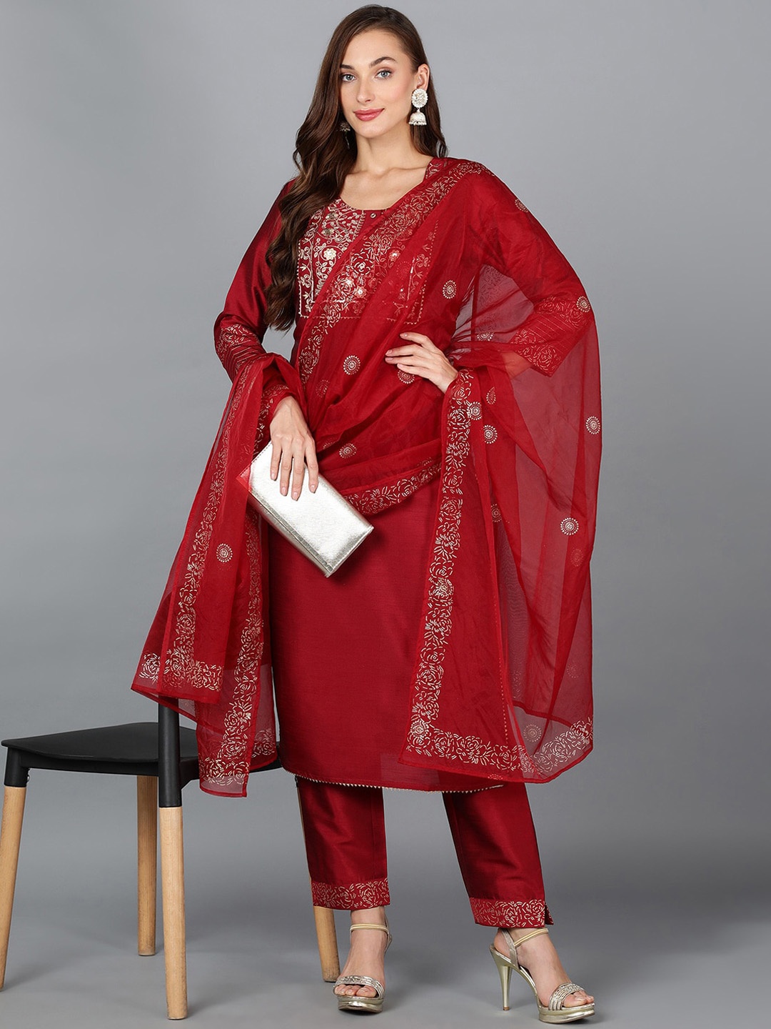 

AHIKA Floral Yoke Design Regular Kurta With Trousers & Dupatta, Maroon