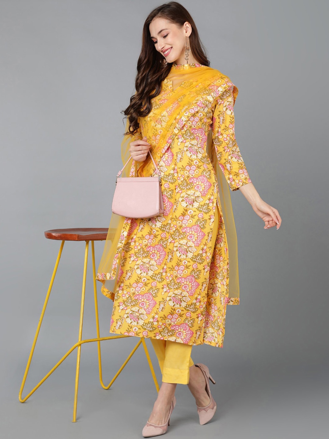 

AHIKA Floral Printed Regular Kurta & Trousers With Dupatta, Yellow