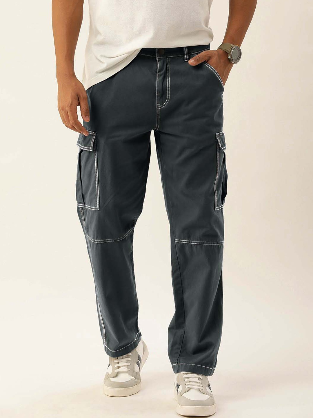 

Bene Kleed Men Relaxed Pure Cotton Contrast Stitch Cargos Trousers, Grey