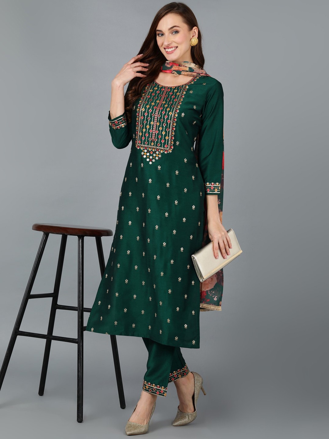 

AHIKA Ethnic Motifs Embroidered Sequinned Straight Kurta With Trousers & Dupatta, Green