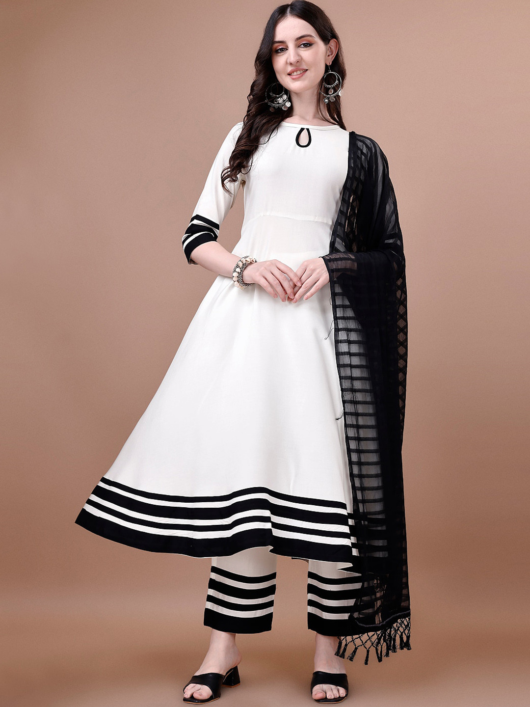 

KALINI Keyhole Neck Anarkali Regular Kurta With Trousers & Dupatta, White