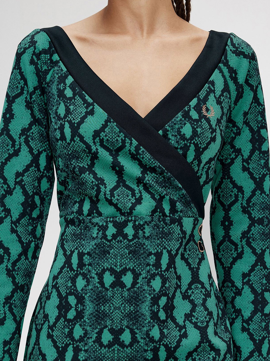 

Fred Perry Abstract Print V-Neck Long Sleeves Sheath Dress, Green