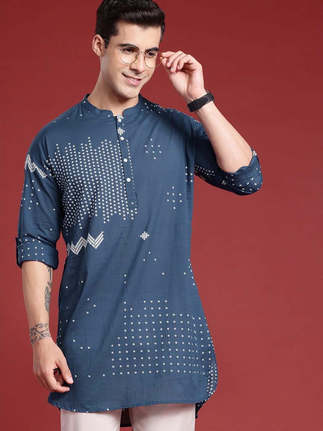 

Anouk Pure Cotton Ethnic Motifs Printed Roll-Up Sleeves Straight Kurta, Navy blue