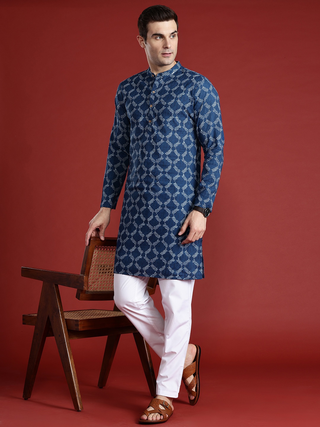 

Anouk Geometric Printed Cotton Kurta, Navy blue