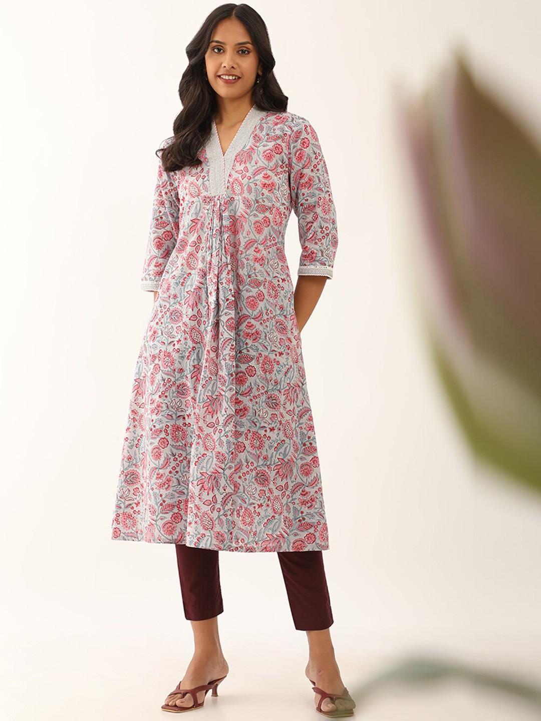 

Taneira Floral Printed Pure Cotton A-Line Kurta, Grey