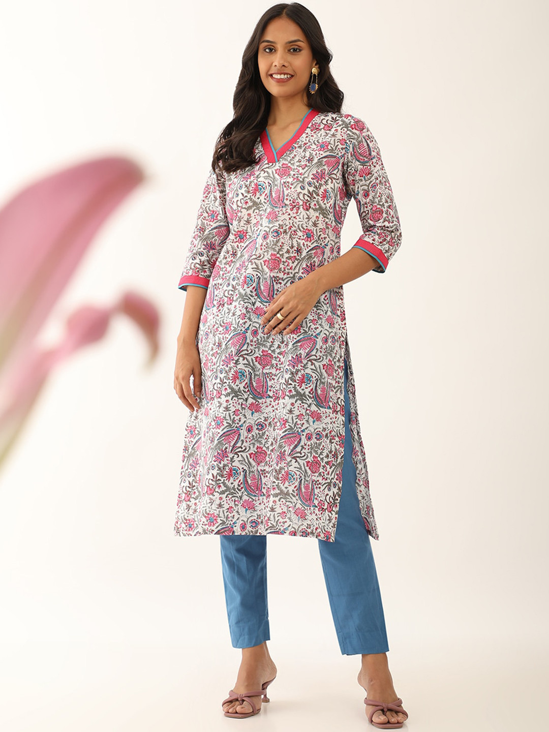 

Taneira Floral Block Printed Pure Cotton Straight Kurta, Off white