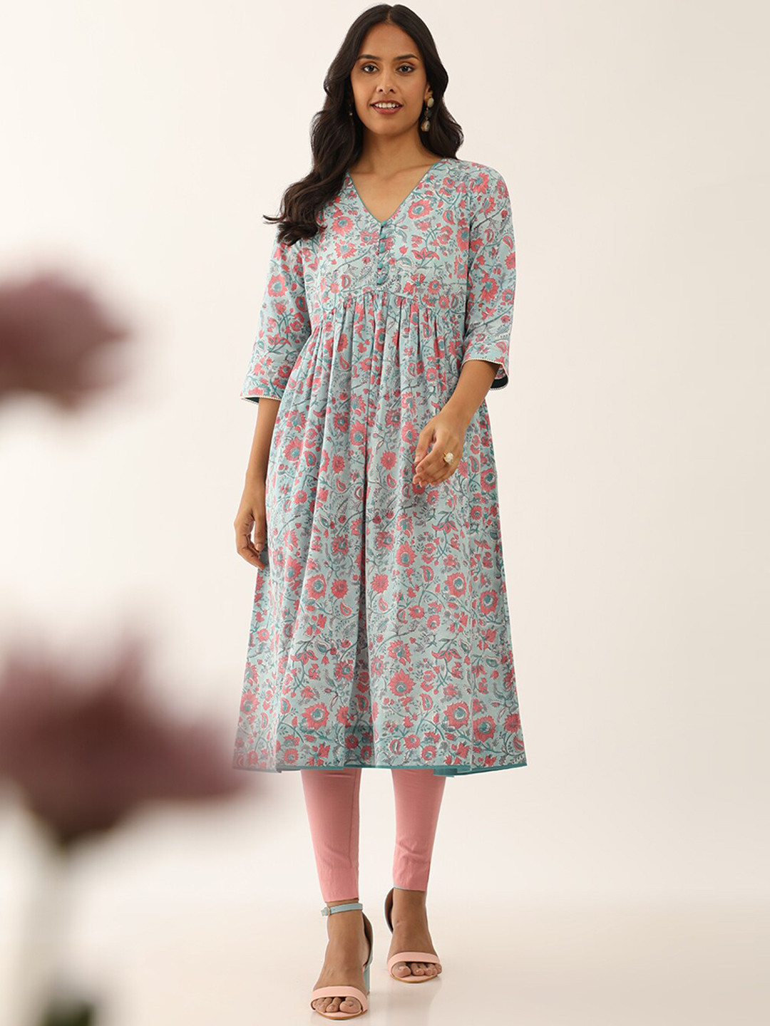 

Taneira Floral Printed Block Pure Cotton Empire Kurta, Blue