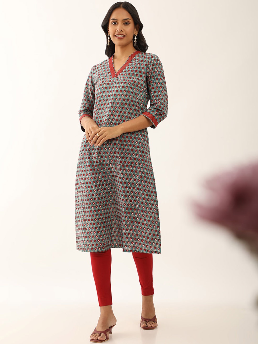 

Taneira Ethnic Motifs Printed Thread Work Pure Cotton Straight Kurta, Green