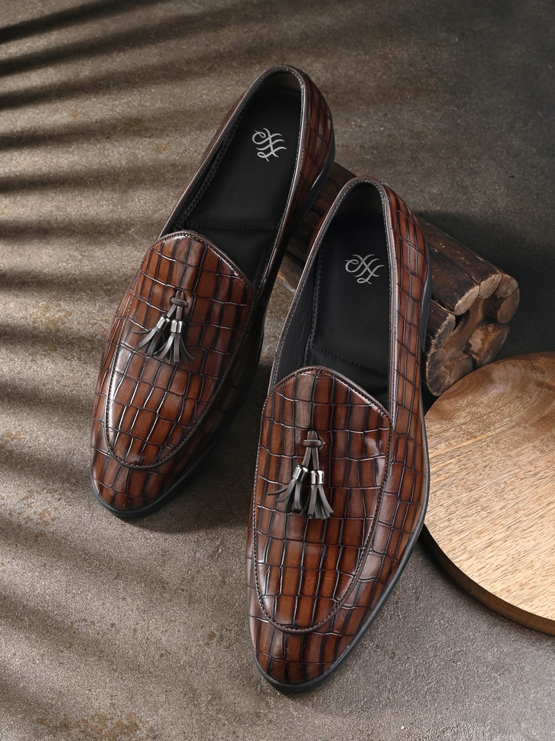 

House of Pataudi Men Textured Tassel Loafers, Brown