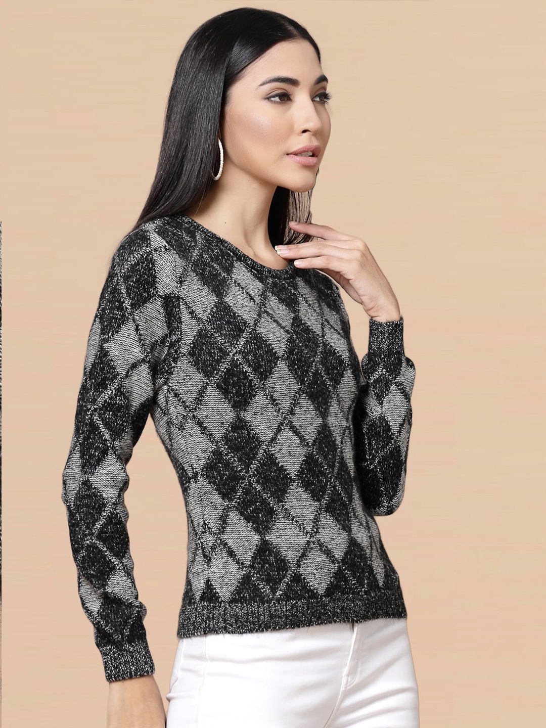 

DressBerry Black Geometric Printed Round Neck Pullover Sweater