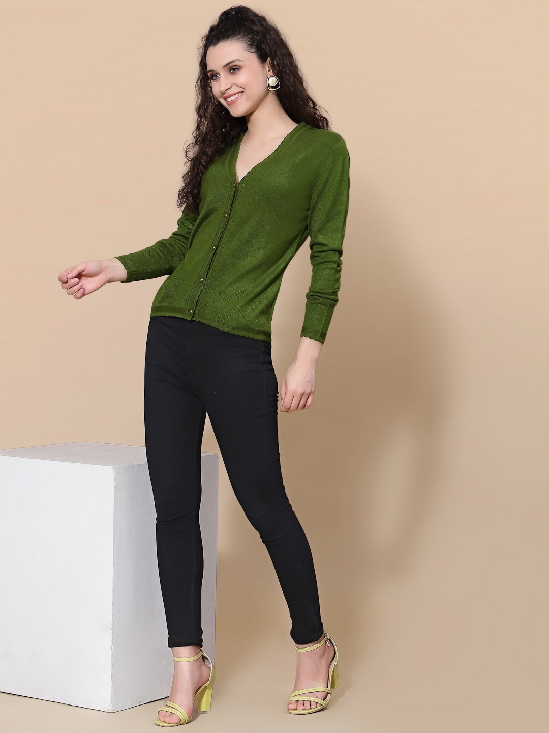 

DressBerry Green V-Neck Acrylic Cardigan