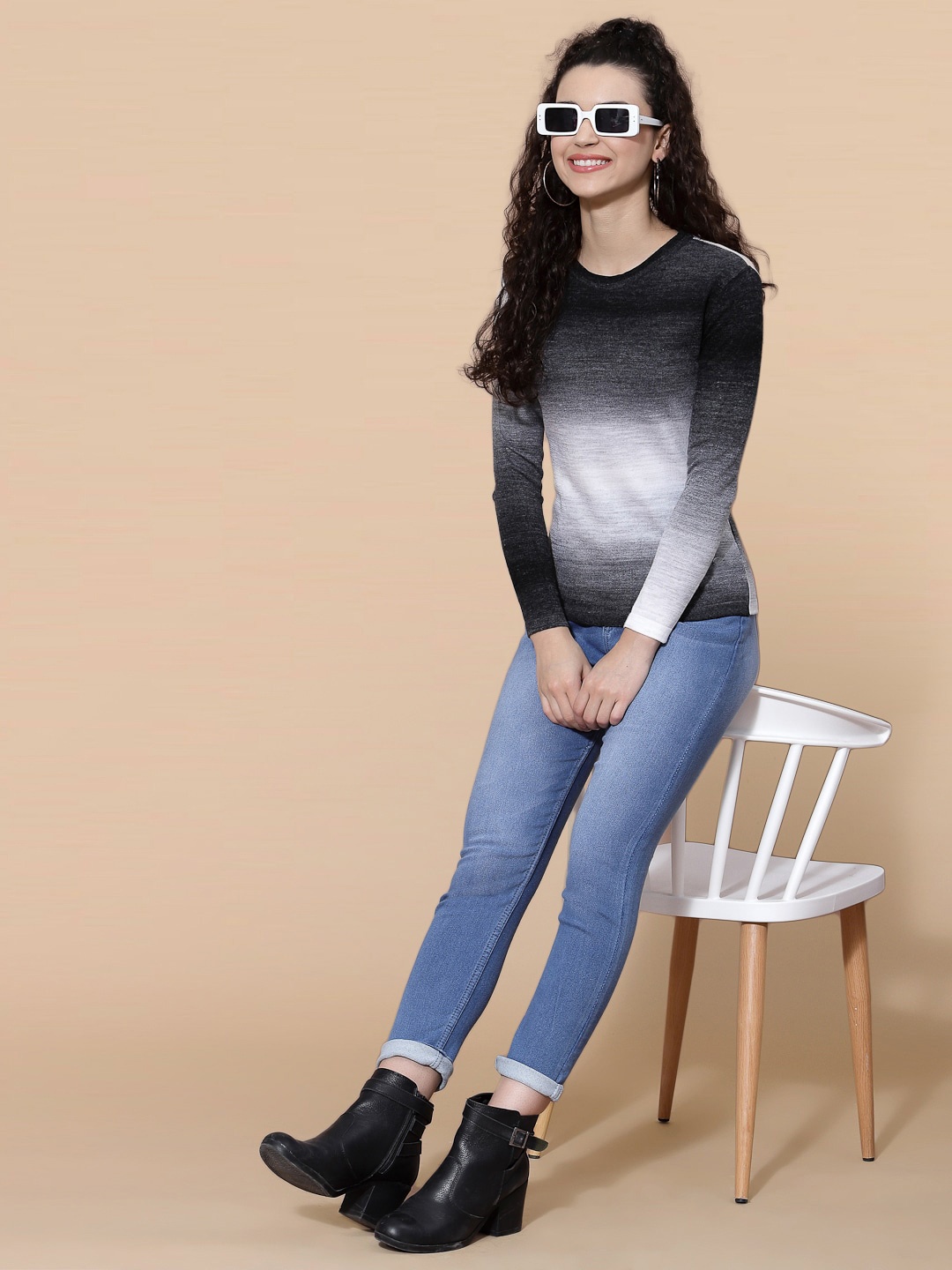 

DressBerry Black Ombre Round Neck Long Sleeves Acrylic Pullover Sweater