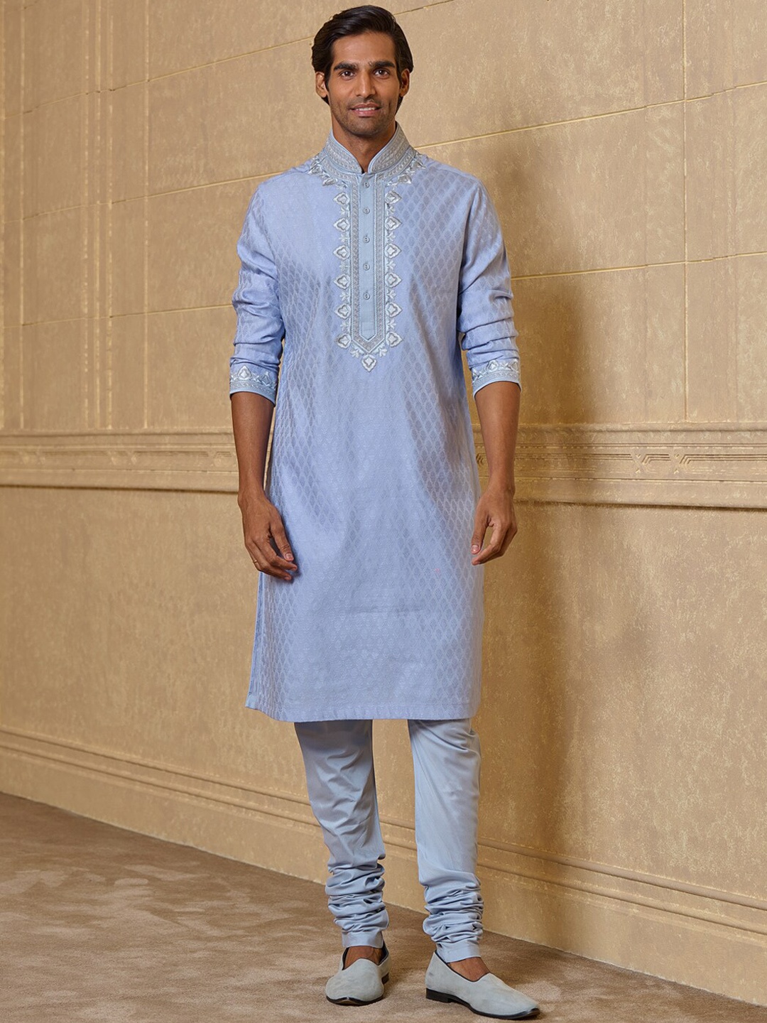

Tasva Ethnic Motifs Woven Design Kurta With Churidar, Blue