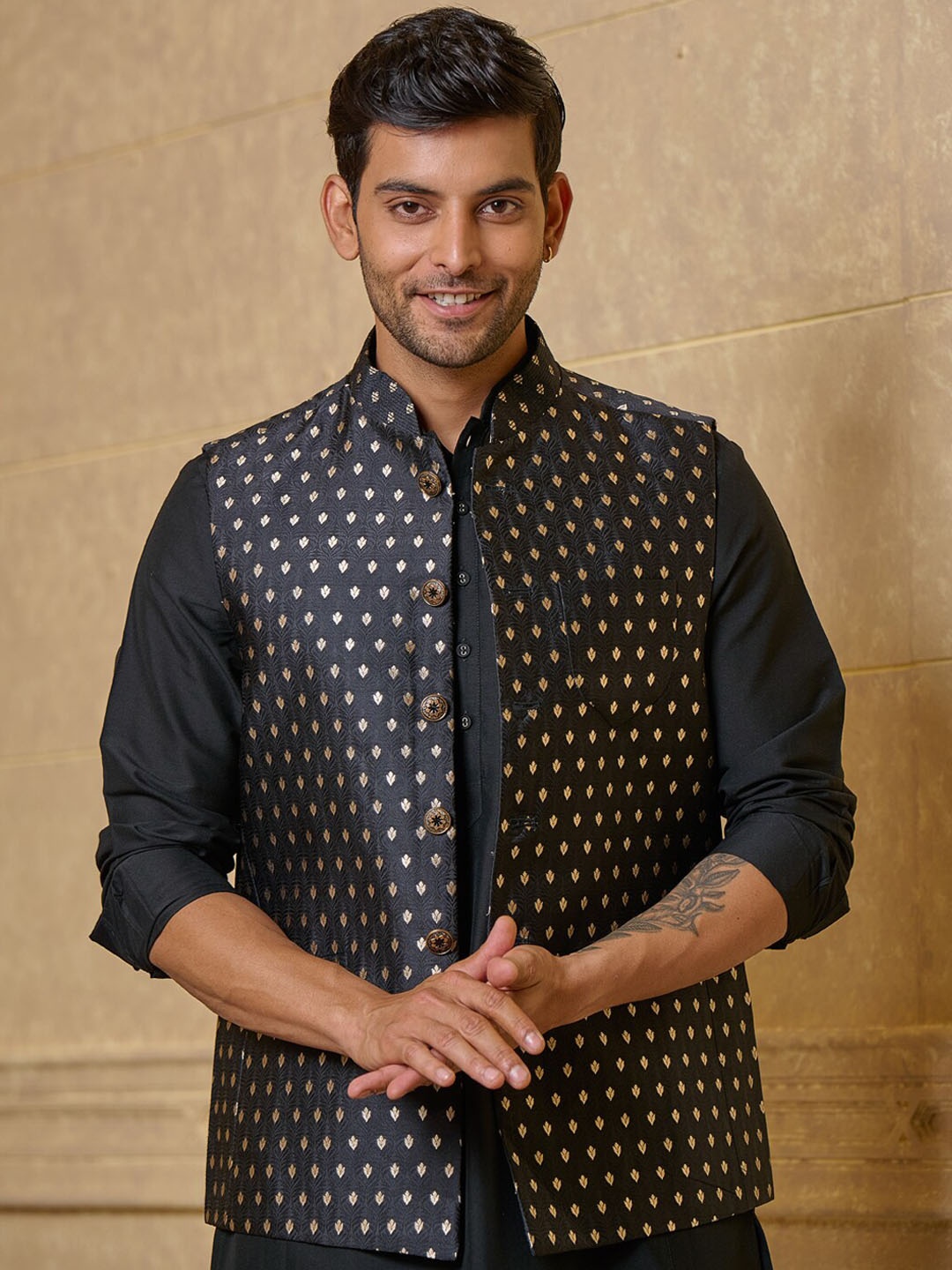 

Tasva Ethnic Motifs Regular Kurta & Churidar With Nehru Jacket, Black