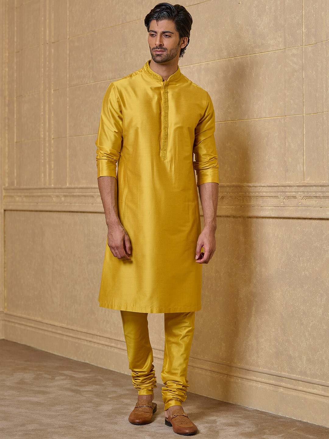 

Tasva Embroidered Mandarin Collar Regular Kurta with Churidar, Yellow