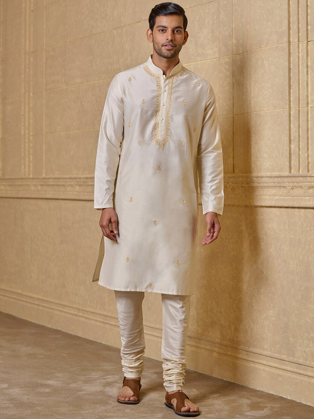 

Tasva Ethnic Motifs Embroidered Mirror Work Straight Kurta With Churidar, Cream