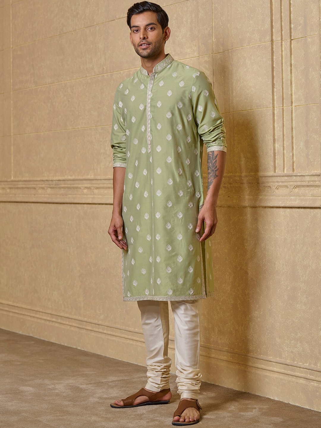 

Tasva Ethnic Motifs Printed Kurta With Churidar, Green